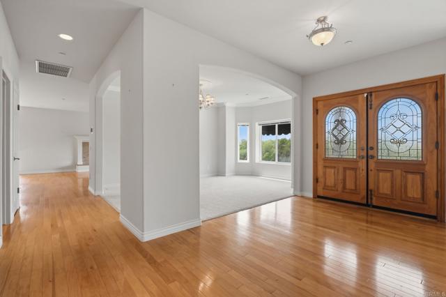 Detail Gallery Image 6 of 74 For 2596 Green Canyon Rd, Fallbrook,  CA 92028 - 4 Beds | 2/1 Baths