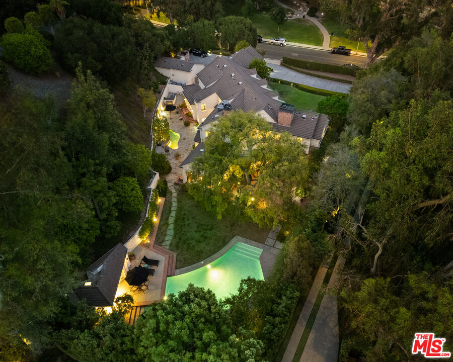 1115 N Beverly Drive