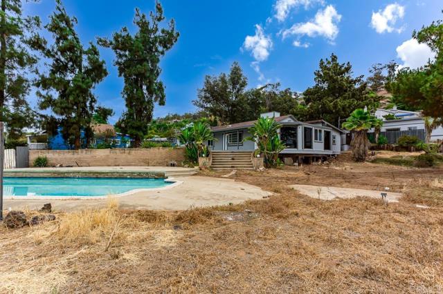 12049 Coping Place, Lakeside CA: https://media.crmls.org/mediaz/f634c4a8-c835-4e46-a6f6-08d4bea619a0.jpg
