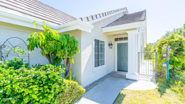 2210 Rutland Place, Thousand Oaks CA: https://media.crmls.org/mediaz/f634d2e1-d218-4d23-8c90-f577b1be14cb.jpg