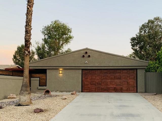 76835 Oklahoma Avenue, Palm Desert CA: https://media.crmls.org/mediaz/f635bbe0-0db1-4940-82d8-fc13173c30f8.jpg