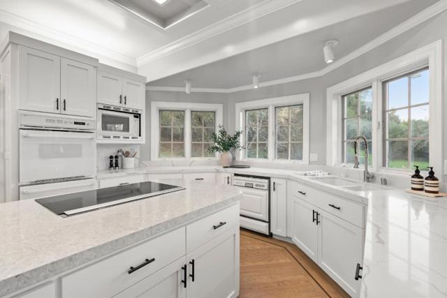 13206 Wright Way, Los Altos Hills CA: https://media.crmls.org/mediaz/f635e916-1986-4aa9-b9ab-bf684815b7af.jpg