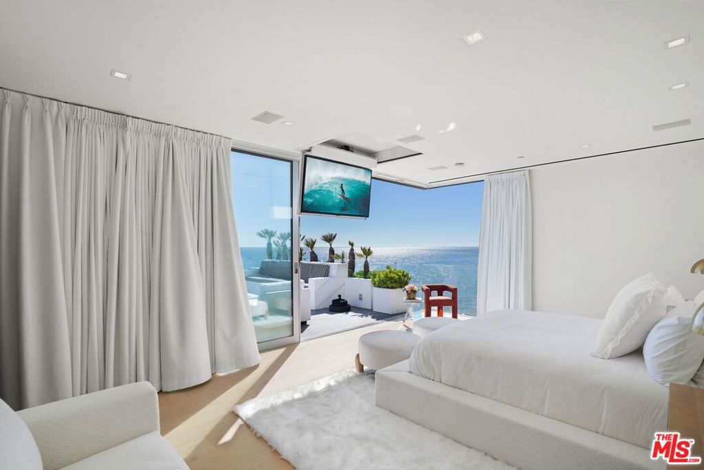 https://media.crmls.org/mediaz/f636539d-37be-48c1-95ac-198c17ba9d1d.jpg?preset=X-Large