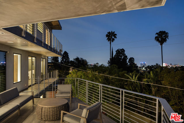5751 Valley Oak Drive, Los Angeles CA: https://media.crmls.org/mediaz/f636bc84-6b28-4204-99fe-c3d85e943de7.jpg