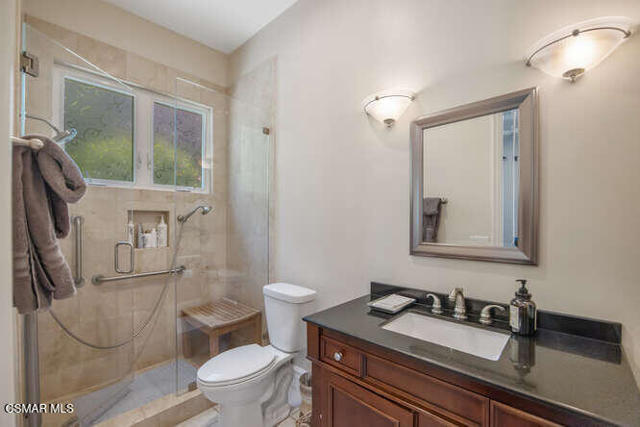 421 Whitegate Road, Thousand Oaks CA: https://media.crmls.org/mediaz/f636c96c-cb93-40a2-844e-0fbd7053f04e.jpg