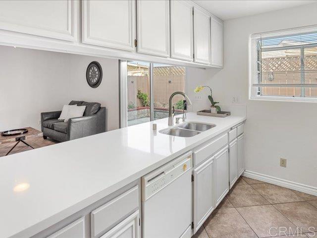 1527 Avenida Rosa, Chula Vista CA: https://media.crmls.org/mediaz/f6378e05-f092-4bd4-87c1-bda4bc0b8781.jpg