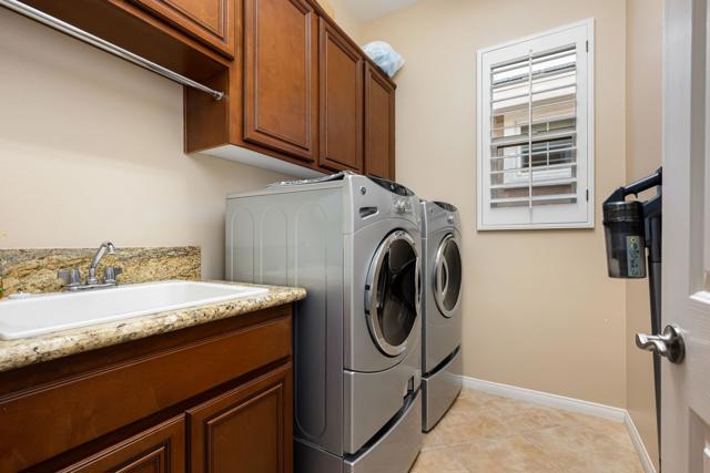 81297 Cantor Court, La Quinta CA: https://media.crmls.org/mediaz/f638953b-b2d9-4fd7-9f87-9c6d2cc88d43.jpg