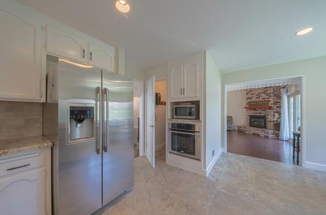 1121 Palo Alto Way, Salinas CA: https://media.crmls.org/mediaz/f639005f-4da4-4659-94b2-bb812fc9c22e.jpg