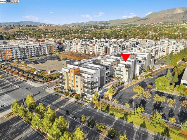 2250 Kilowatt Way, Fremont CA: https://media.crmls.org/mediaz/f6391bac-140a-4f7e-a62e-149942207e09.jpg