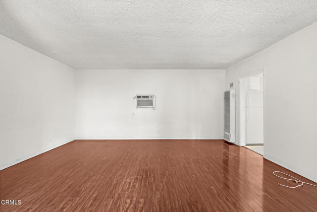 Detail Gallery Image 7 of 29 For 210 S Catalina Ave, Pasadena,  CA 91106 - – Beds | – Baths