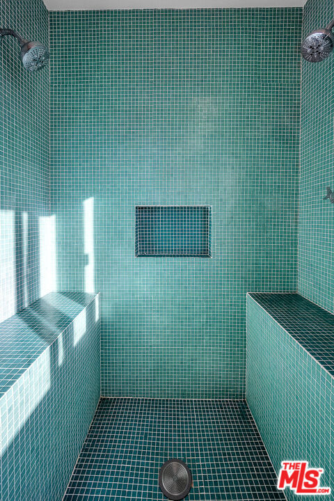 https://media.crmls.org/mediaz/f63a024b-921a-4bd4-b486-6d826213dc5f.jpg?preset=X-Large