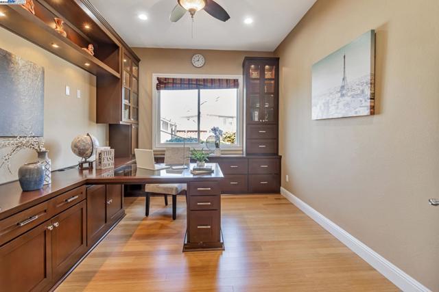 548 Wycombe Ct, San Ramon CA: https://media.crmls.org/mediaz/f63a1784-5a61-49a4-b3a6-bf1c02e86865.jpg