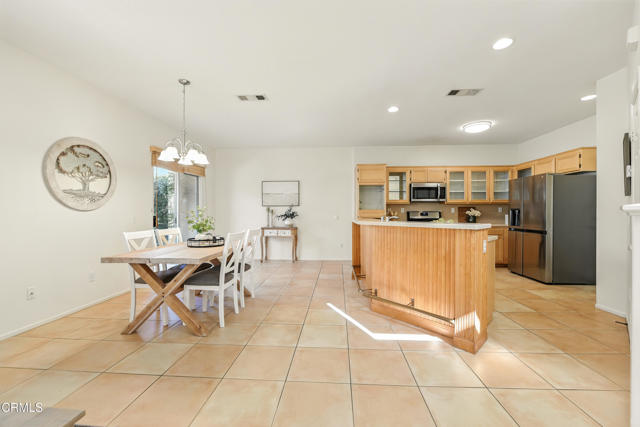 1529 La Verada Court, Camarillo CA: https://media.crmls.org/mediaz/f63b0099-244f-4712-9399-fee55c443159.jpg