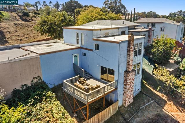 989 Parkside Dr, Richmond CA: https://media.crmls.org/mediaz/f63b33ba-d12d-49ef-bc15-2460b2ff46cf.jpg