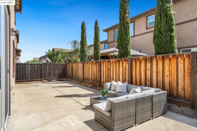 112 Willowrun Way, Oakley CA: https://media.crmls.org/mediaz/f63b594e-d667-4332-ae4a-7458fbf82776.jpg