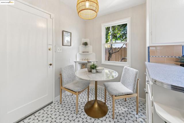 5318 Fleming Avenue, Oakland CA: https://media.crmls.org/mediaz/f63b9339-6c86-4907-9d7e-a40494f018b3.jpg