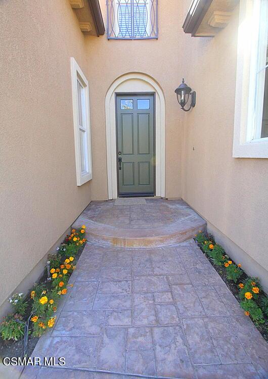 276 Chantilly Circle, Simi Valley CA: https://media.crmls.org/mediaz/f63c3829-c57c-44b1-8e9c-962679da66da.jpg