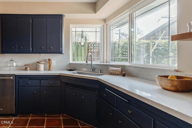 Detail Gallery Image 18 of 45 For 1300 Meadowbrook Rd, Altadena,  CA 91001 - 3 Beds | 2 Baths