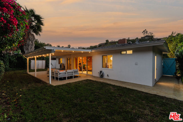 4220 Hillcrest Drive, Los Angeles CA: https://media.crmls.org/mediaz/f63d3af5-ff8e-472c-b94e-ace0eb848cb7.jpg