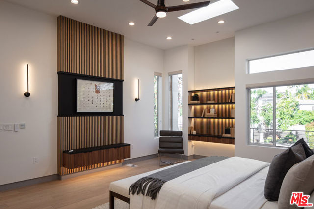 10572 Putney Road, Los Angeles CA: https://media.crmls.org/mediaz/f63d7bf2-0bdd-45d0-aca8-4c64f42a9111.jpg