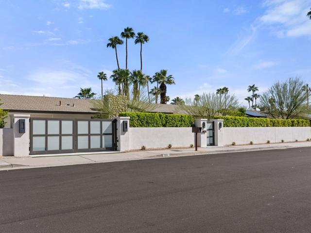 460 N Orchid Tree Lane, Palm Springs CA: https://media.crmls.org/mediaz/f63ddd53-e847-42e7-854d-de57adbd7c94.jpg