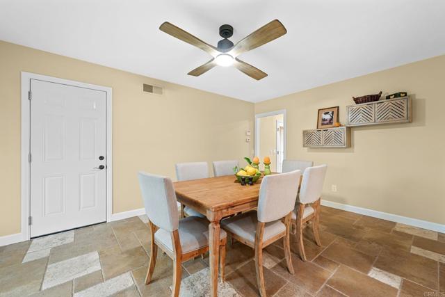 Detail Gallery Image 8 of 52 For 3625 Laketree Dr, Fallbrook,  CA 92028 - 3 Beds | 2 Baths