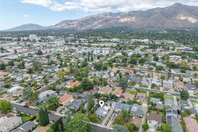 3851 Blanche Street, Pasadena CA: https://media.crmls.org/mediaz/f63e7f0d-e4b0-4dc3-9df8-d2defef7807d.jpg