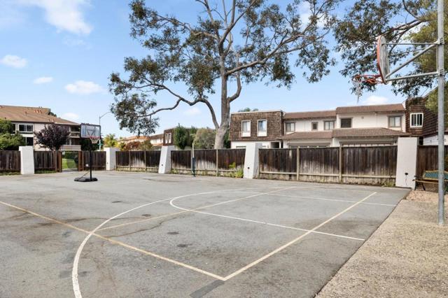 707 Fathom Drive, San Mateo CA: https://media.crmls.org/mediaz/f63f1bb5-63e7-4397-8758-dbc860ce3e8f.jpg