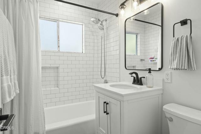 295 297 Estrella Street, Ventura CA: https://media.crmls.org/mediaz/f63ff789-0af7-4687-b5e6-bab24018d4d8.jpg