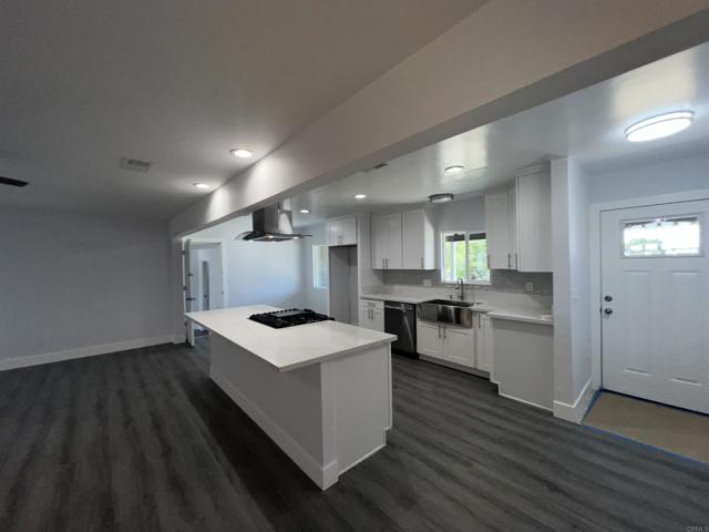 633 Kempton, Spring Valley CA: https://media.crmls.org/mediaz/f6406ecd-214f-4419-acb7-af1ce3fee05e.jpg
