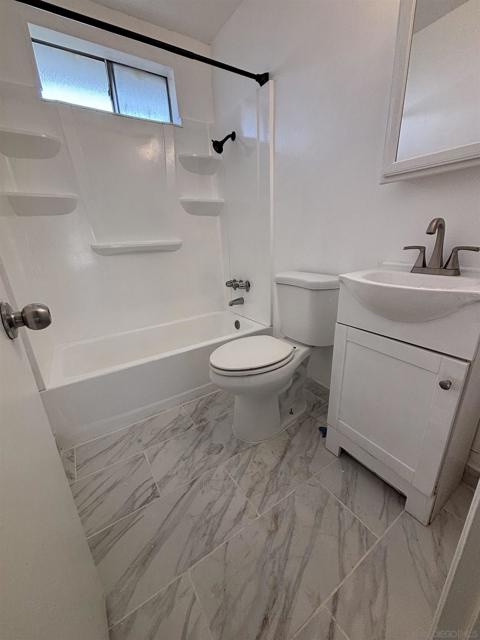 8209 8211 Jema Way, Lakeside CA: https://media.crmls.org/mediaz/f6409066-3d5f-43da-83eb-e6f9d32a8e0f.jpg