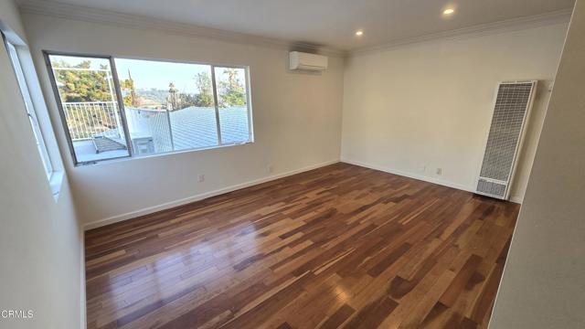 Detail Gallery Image 4 of 26 For 1483 N Altadena Dr, Pasadena,  CA  - 2 Beds | 1 Baths