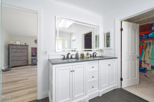 2207 Terra Bella Lane, Camarillo CA: https://media.crmls.org/mediaz/f640e4a8-2a59-4405-90de-5df824896627.jpg