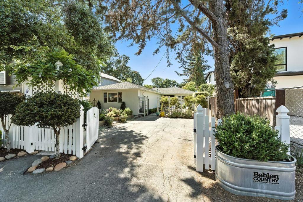 1422 W Selby Lane