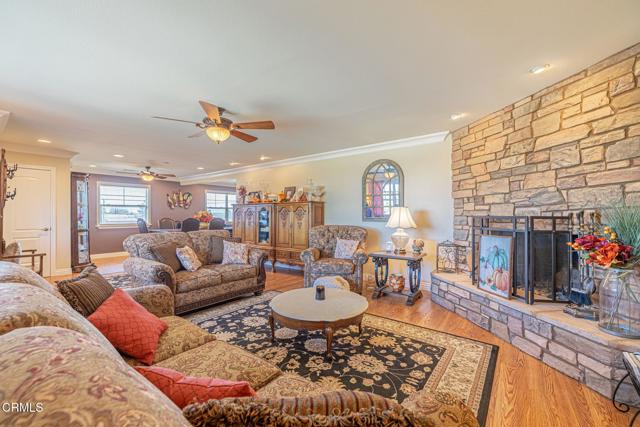 Detail Gallery Image 15 of 58 For 4716 Columbia Way, Quartz Hill,  CA 93536 - 3 Beds | 3 Baths