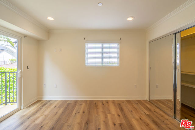 1529 S BEVERLY Drive, Los Angeles CA: https://media.crmls.org/mediaz/f642ea7d-45f8-40e4-88d1-11a7ecc9c1e1.jpg