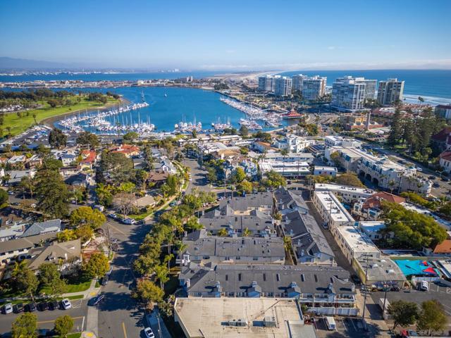 1100 Adella Ave, Coronado, California 92118, 2 Bedrooms Bedrooms, ,2 BathroomsBathrooms,Condominium,For Sale,Adella Ave,250020171SD