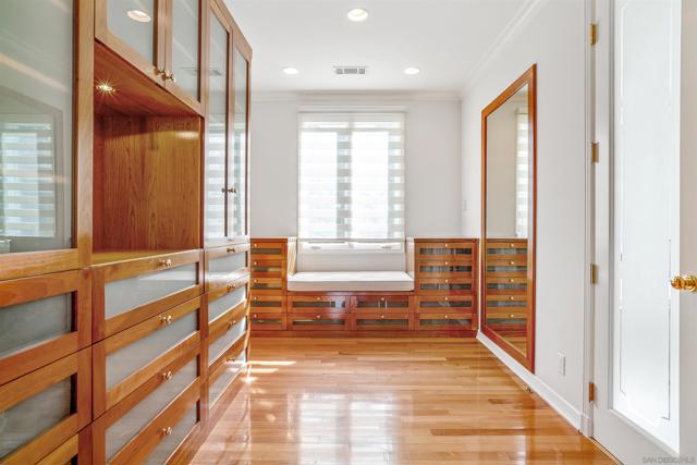 1865 Soledad Ave, La Jolla CA: https://media.crmls.org/mediaz/f643eeb5-4204-477a-9589-c7e43a00b78c.jpg