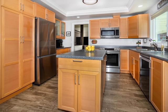 Image 9 of 27 For 12567 Pomerado Ct