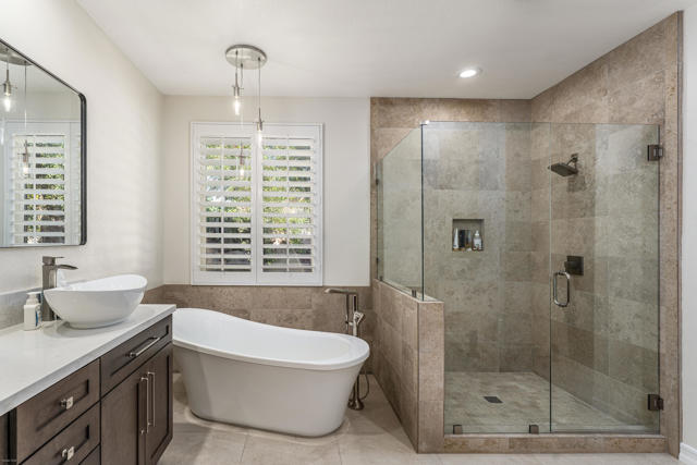 77363 Sky Mesa Lane, Indian Wells CA: https://media.crmls.org/mediaz/f6440092-ae20-4793-a797-89937063fd2e.jpg