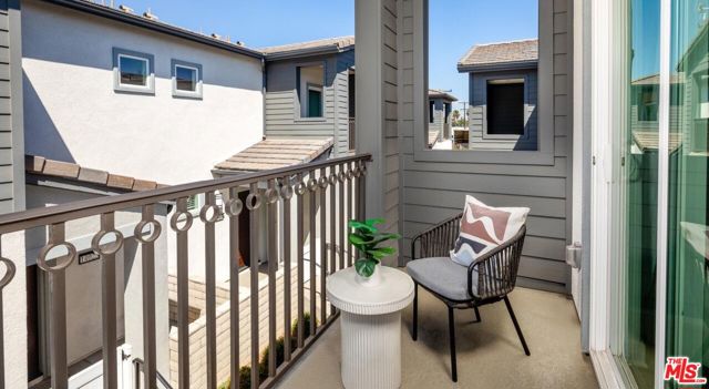 13995 Foothill Boulevard, Fontana CA: https://media.crmls.org/mediaz/f6447bf1-ac38-4216-88e5-2ad7085d32bc.jpg