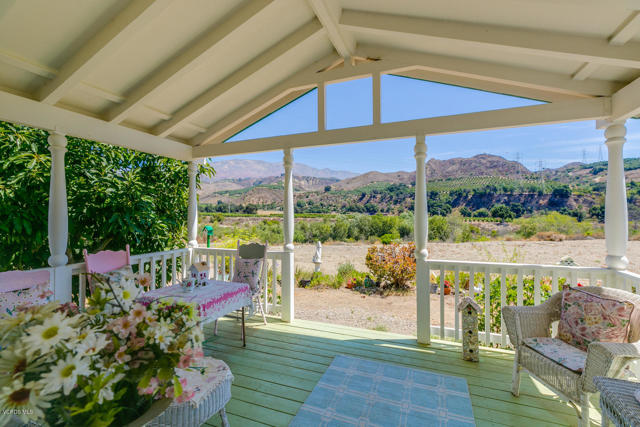 1480 Magnolia Drive, Santa Paula CA: https://media.crmls.org/mediaz/f644d514-ee32-43aa-b4b8-f41d36adc1f3.jpg