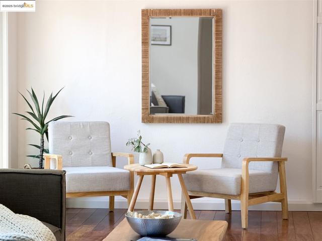 1009 Richmond st, El Cerrito CA: https://media.crmls.org/mediaz/f645330f-6c08-4fea-b792-f6fc24b249f9.jpg