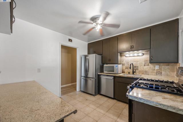 3491 Madeira Way, Livermore CA: https://media.crmls.org/mediaz/f64542c1-c5e3-4efe-8d69-9c5f9d50da8d.jpg
