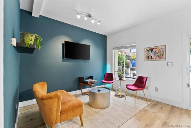 3535 Columbia St, San Diego CA: https://media.crmls.org/mediaz/f645585c-e12a-459d-9bd9-7c4fca306591.jpg