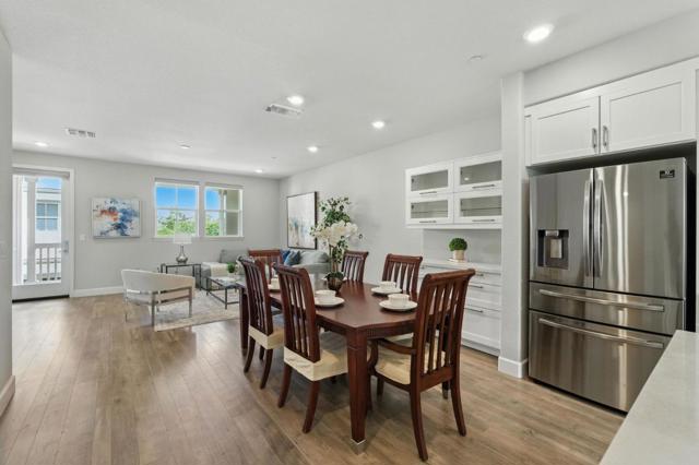 577 Hollow Falls, Fremont CA: https://media.crmls.org/mediaz/f6457f60-9adb-4510-8842-c2aa0855ccc3.jpg