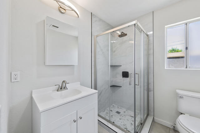 73765 Catalina Way, Palm Desert CA: https://media.crmls.org/mediaz/f645924d-c0d8-430d-b976-b9f9fe164b60.jpg