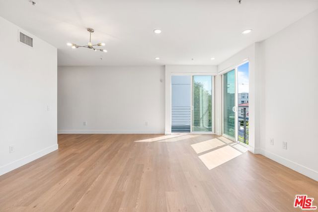 11011 Huston Street, 212 photo 6