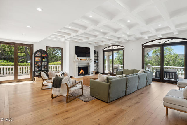 4548 Valley Spring Drive, Westlake Village CA: https://media.crmls.org/mediaz/f64647a7-a957-40cf-a1ec-1292e83180fb.jpg
