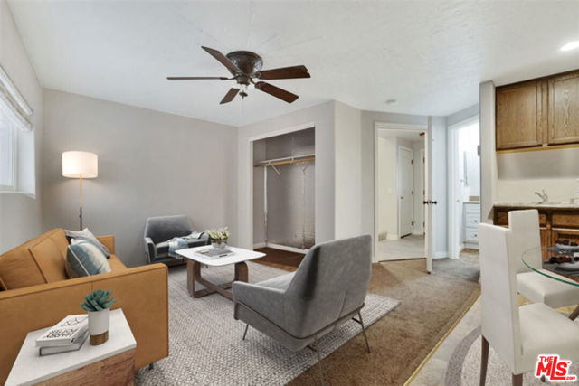 11770 Pacific Coast Highway, Malibu CA: https://media.crmls.org/mediaz/f64675be-0acb-4b92-821d-7ef74c961488.jpg